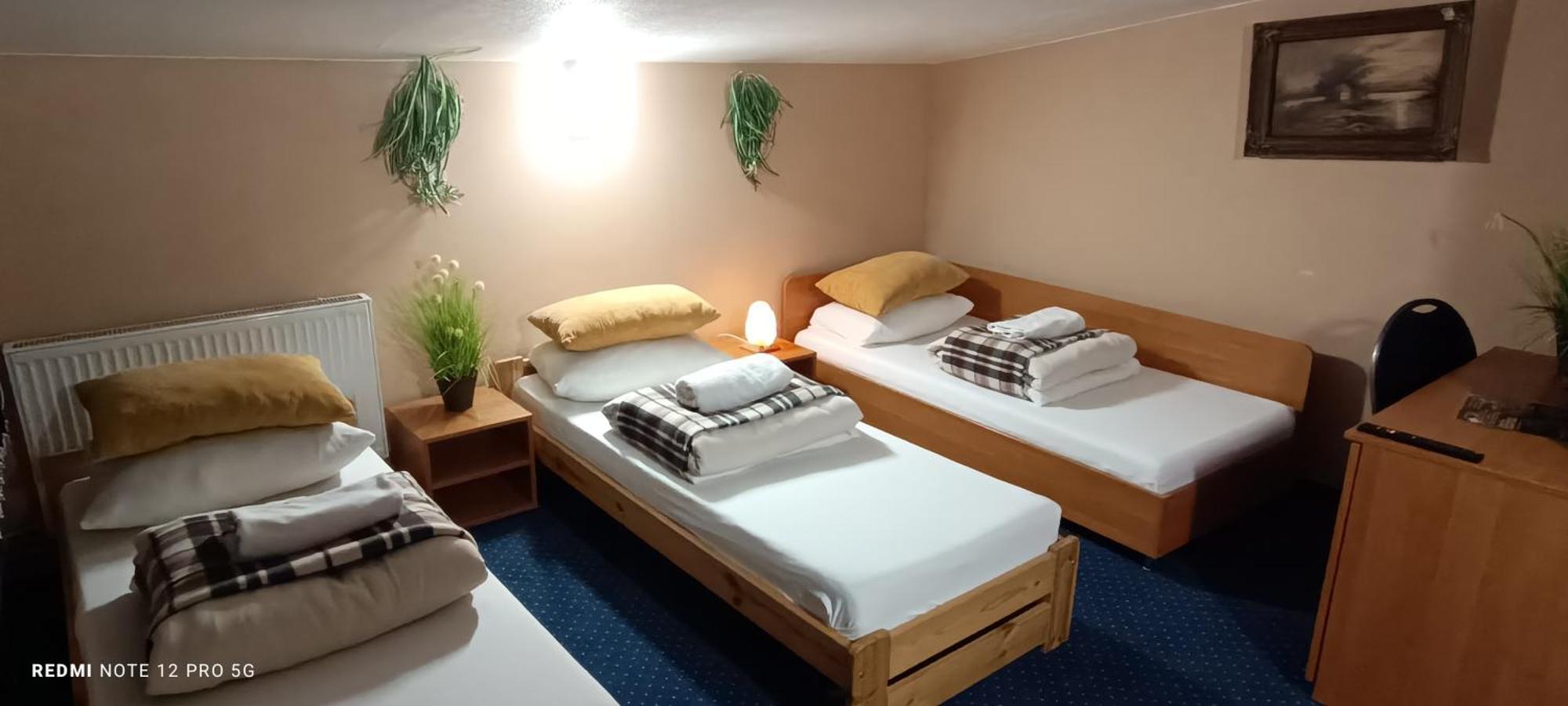Zajazd Albatros Rzeszow Spa Buitenkant foto